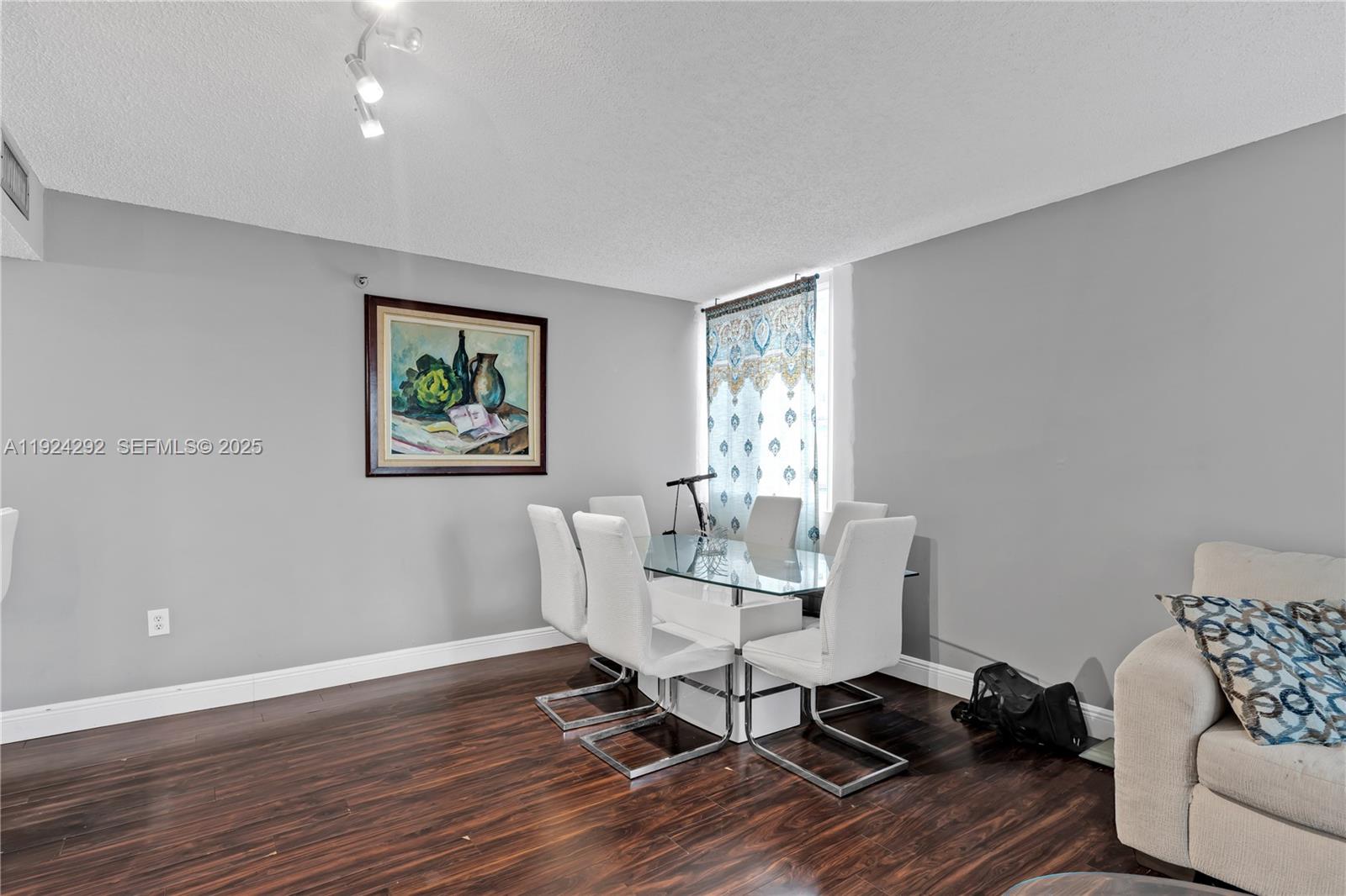 MADISON DOWNTOWN CONDO - Residential