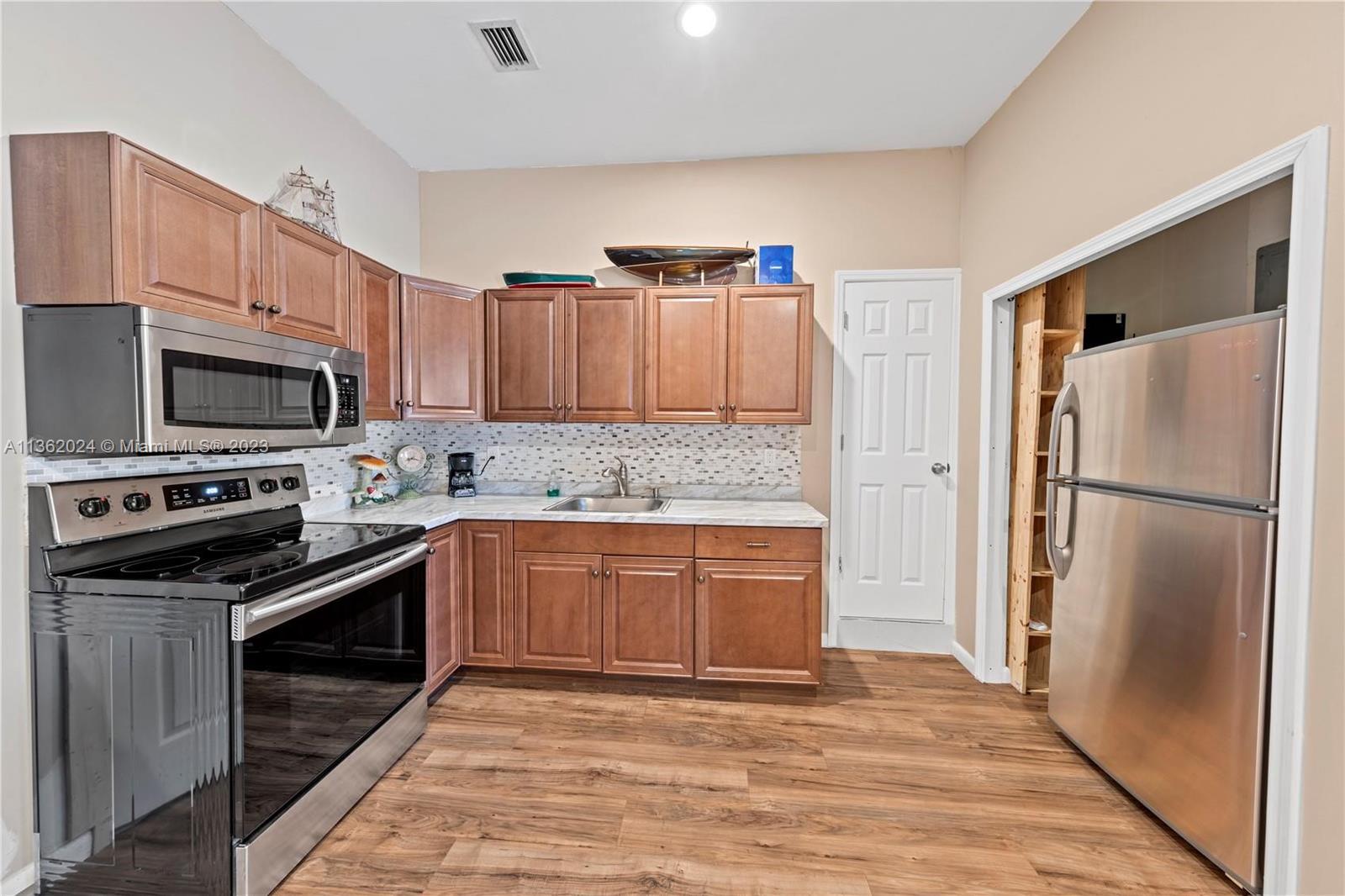 REDLAND VRBO AND EVENT - Residential