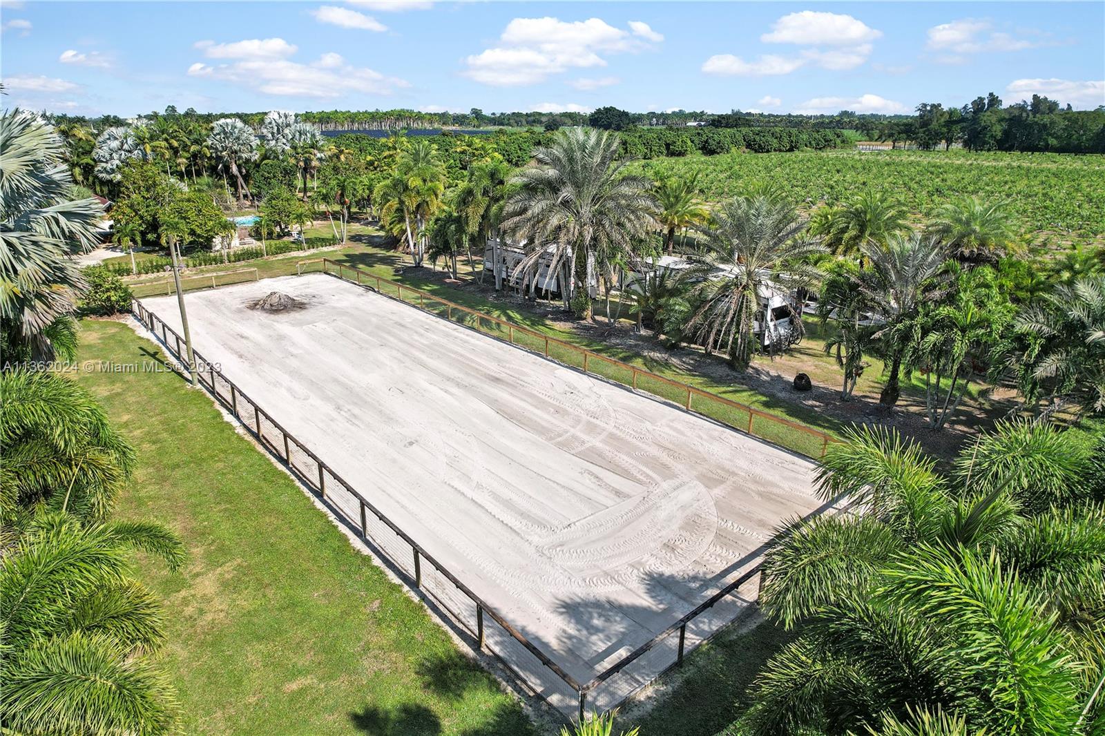 REDLAND VRBO AND EVENT - Residential