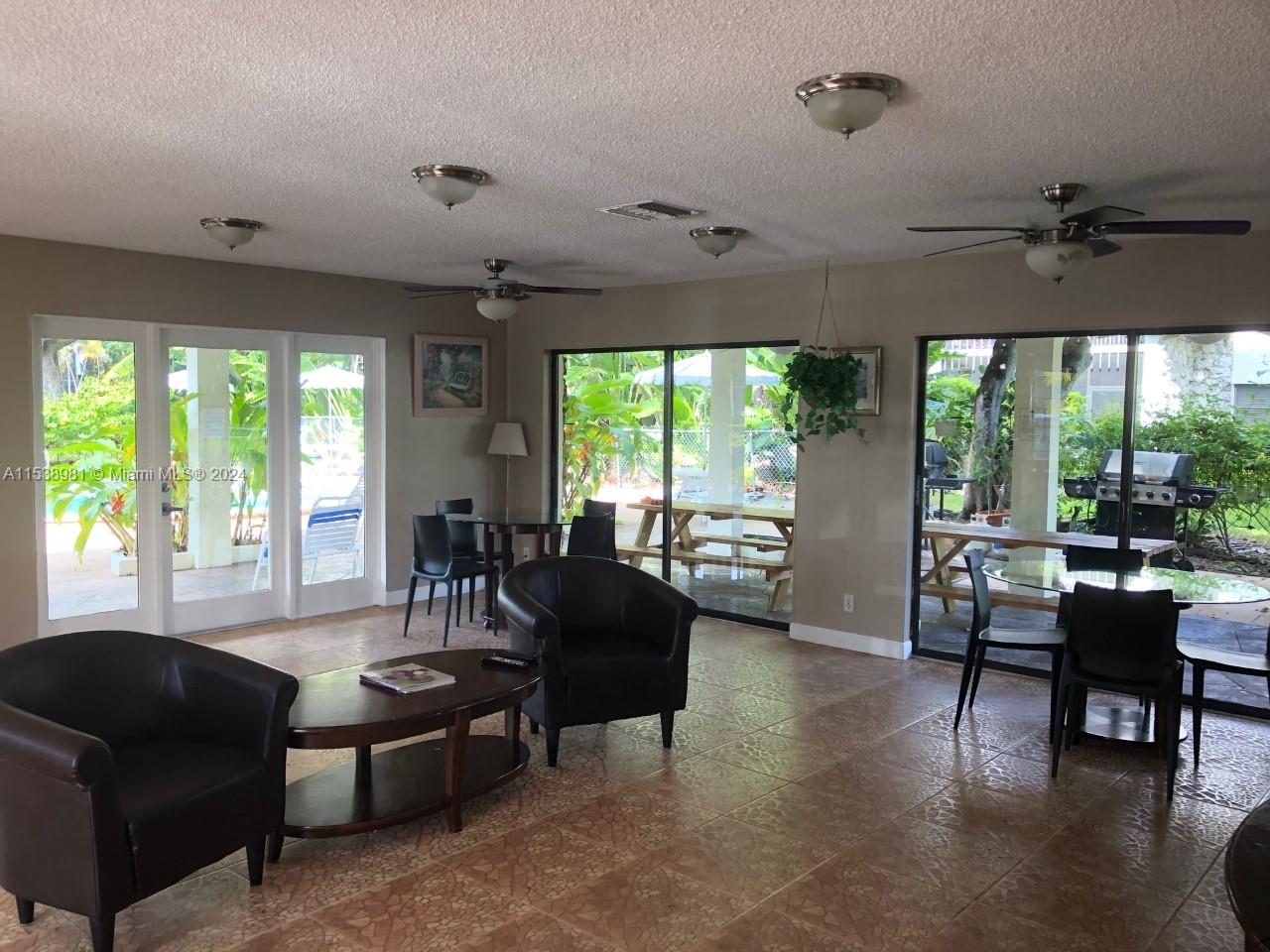 OAKLAND SHORES CONDOMINIU - Residential Lease