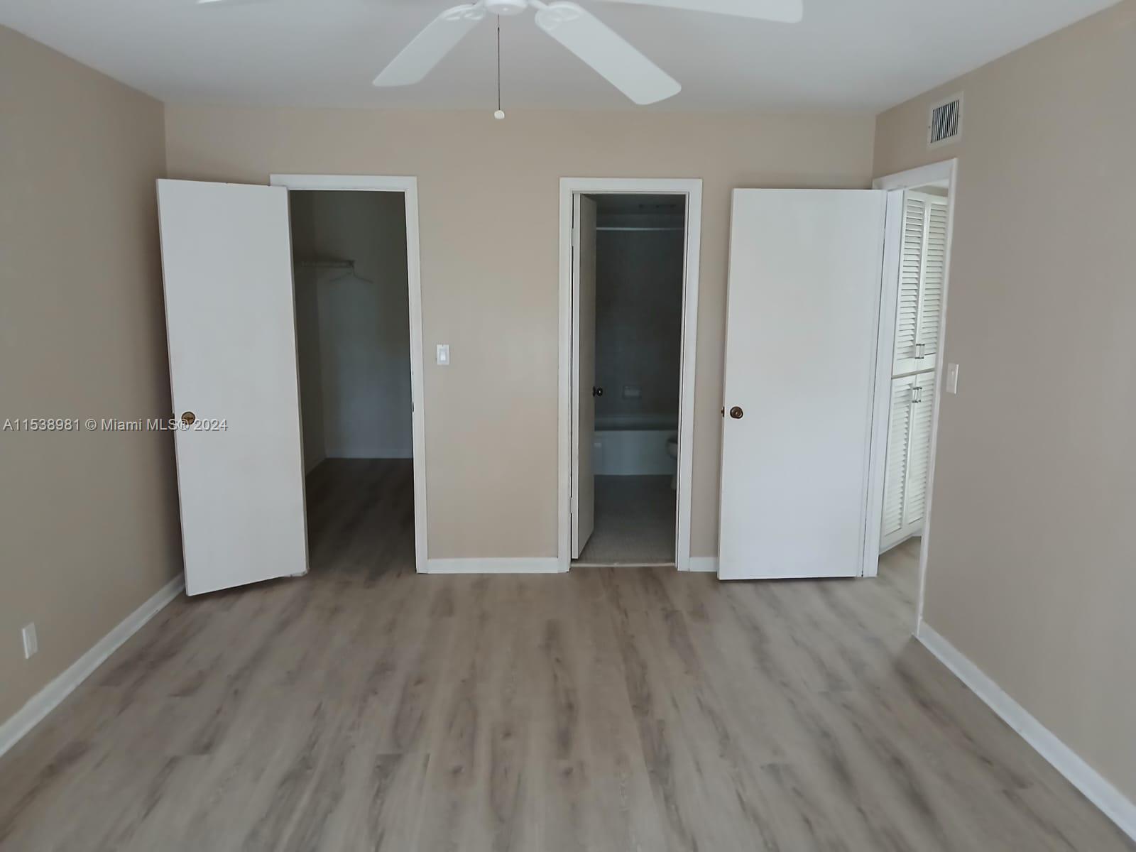 OAKLAND SHORES CONDOMINIU - Residential Lease