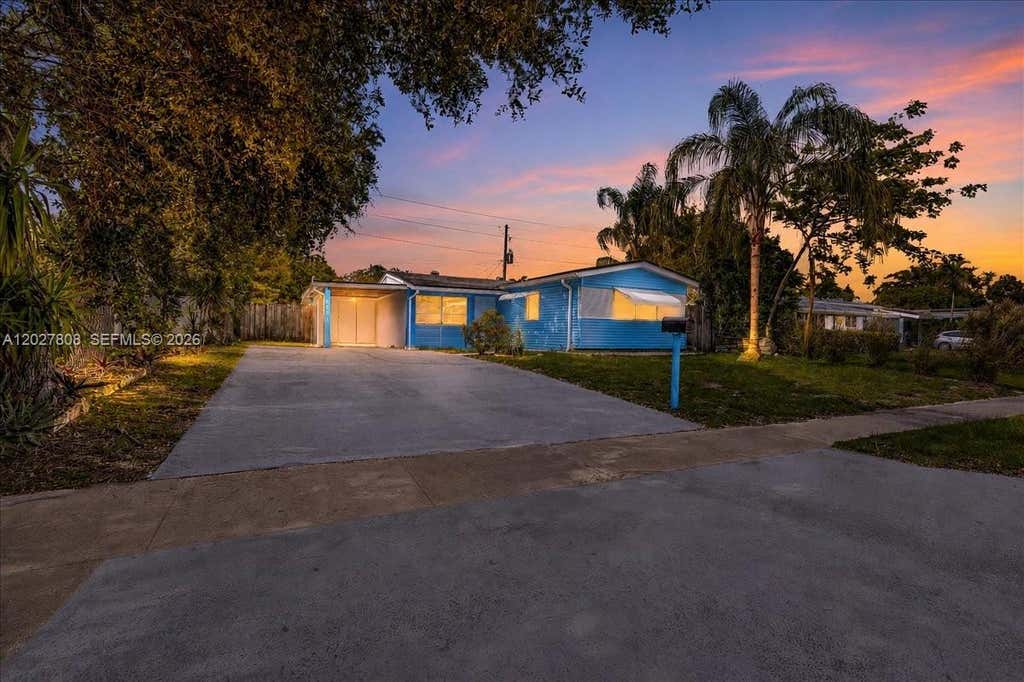 Photo of 6531 Sherman St, Hollywood, FL 33024 (MLS # A12027808)