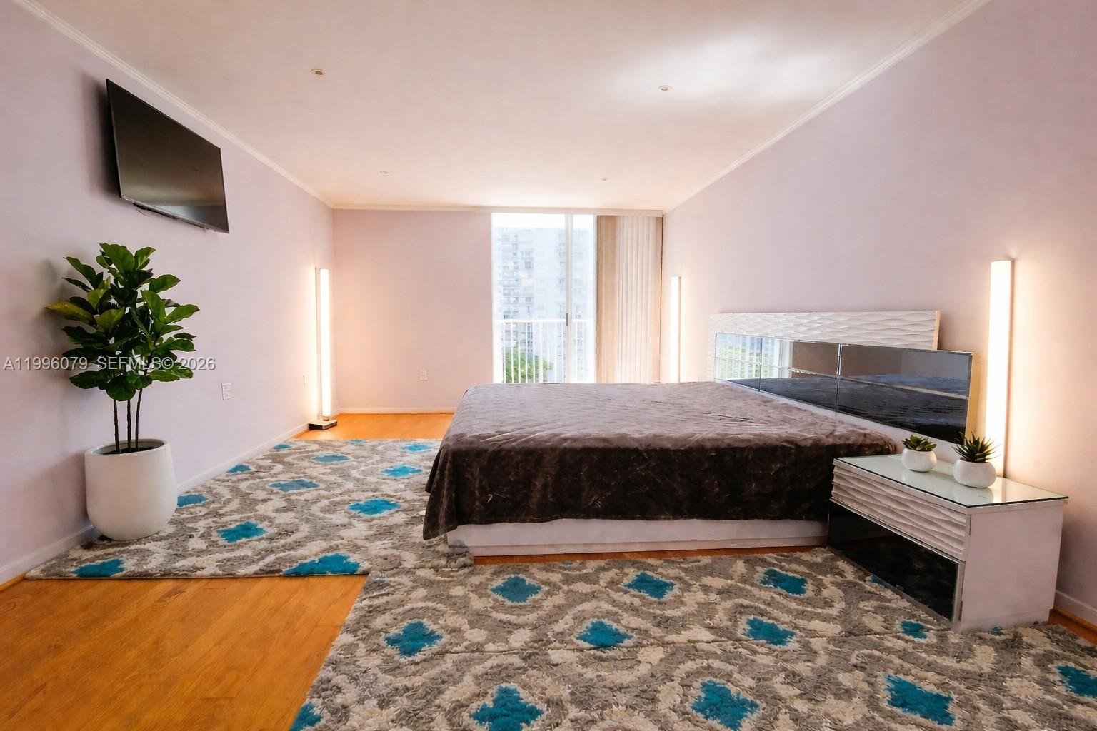 ADMIRALS PORT CONDO EAST - Residential