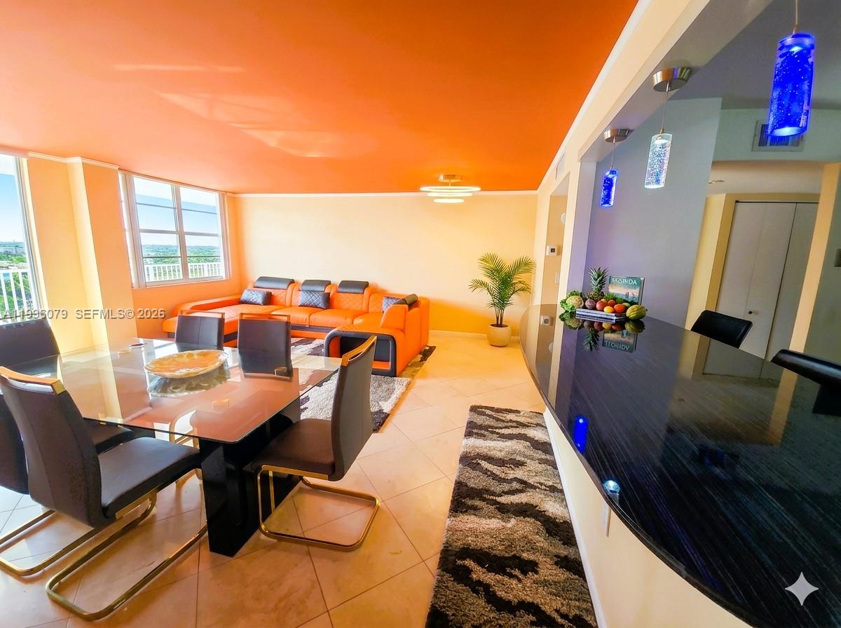 2851 NE 183rd St 906E