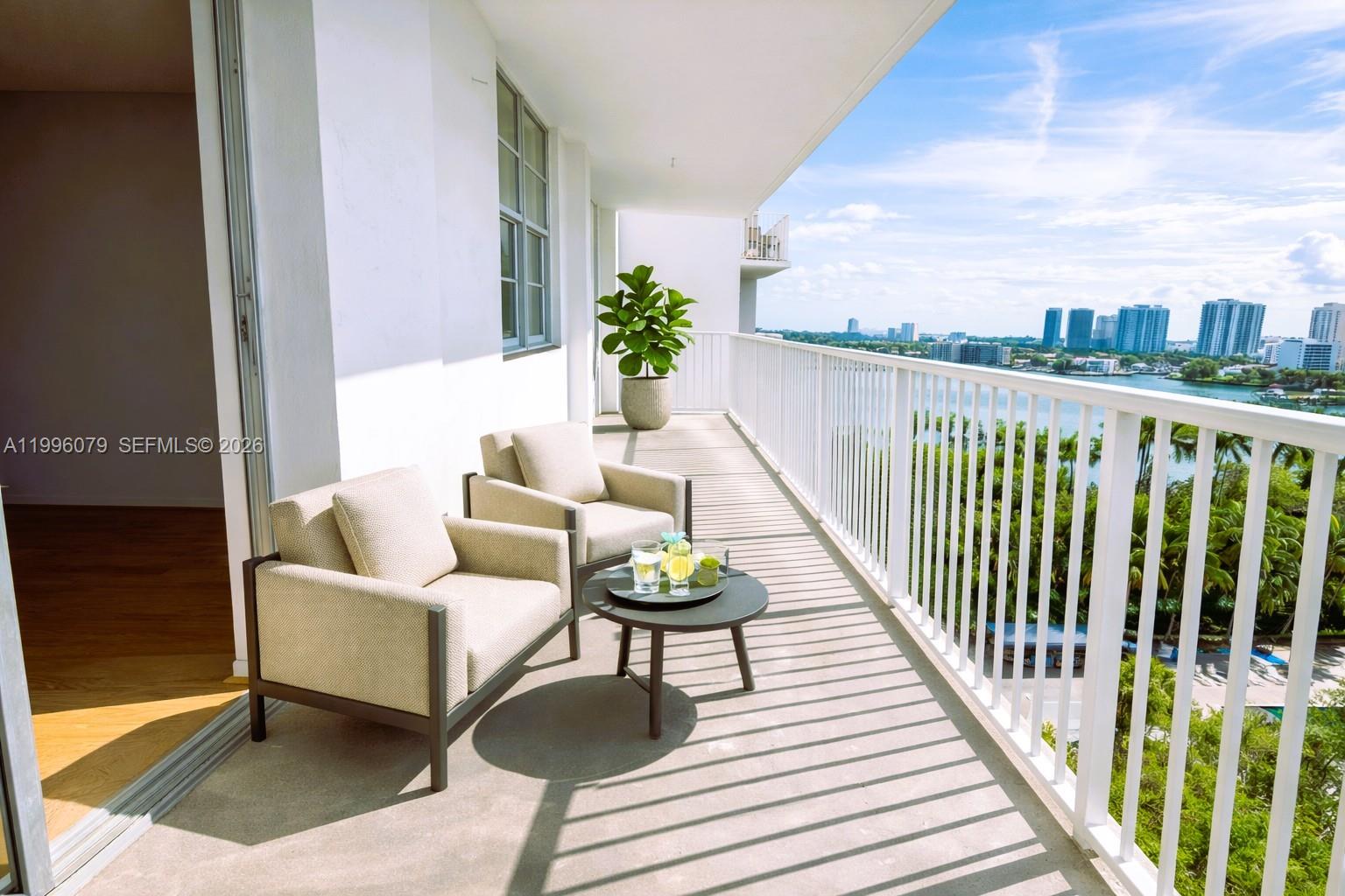 2851 NE 183rd St 906E