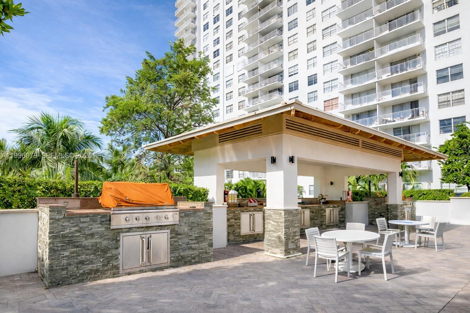ADMIRALS PORT CONDO EAST - Residential