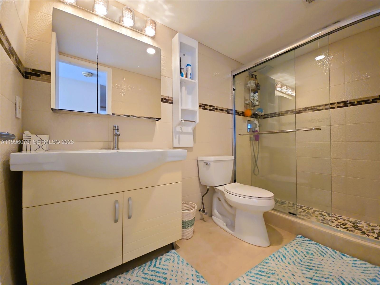 ADMIRALS PORT CONDO EAST - Residential