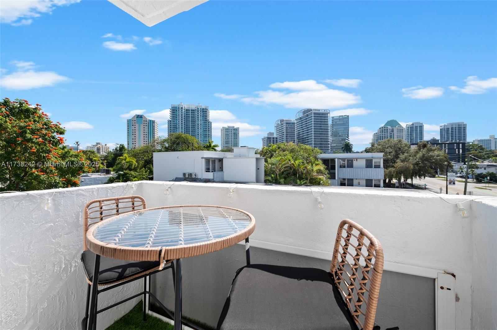 GROVE PALMS II CONDO - Residential