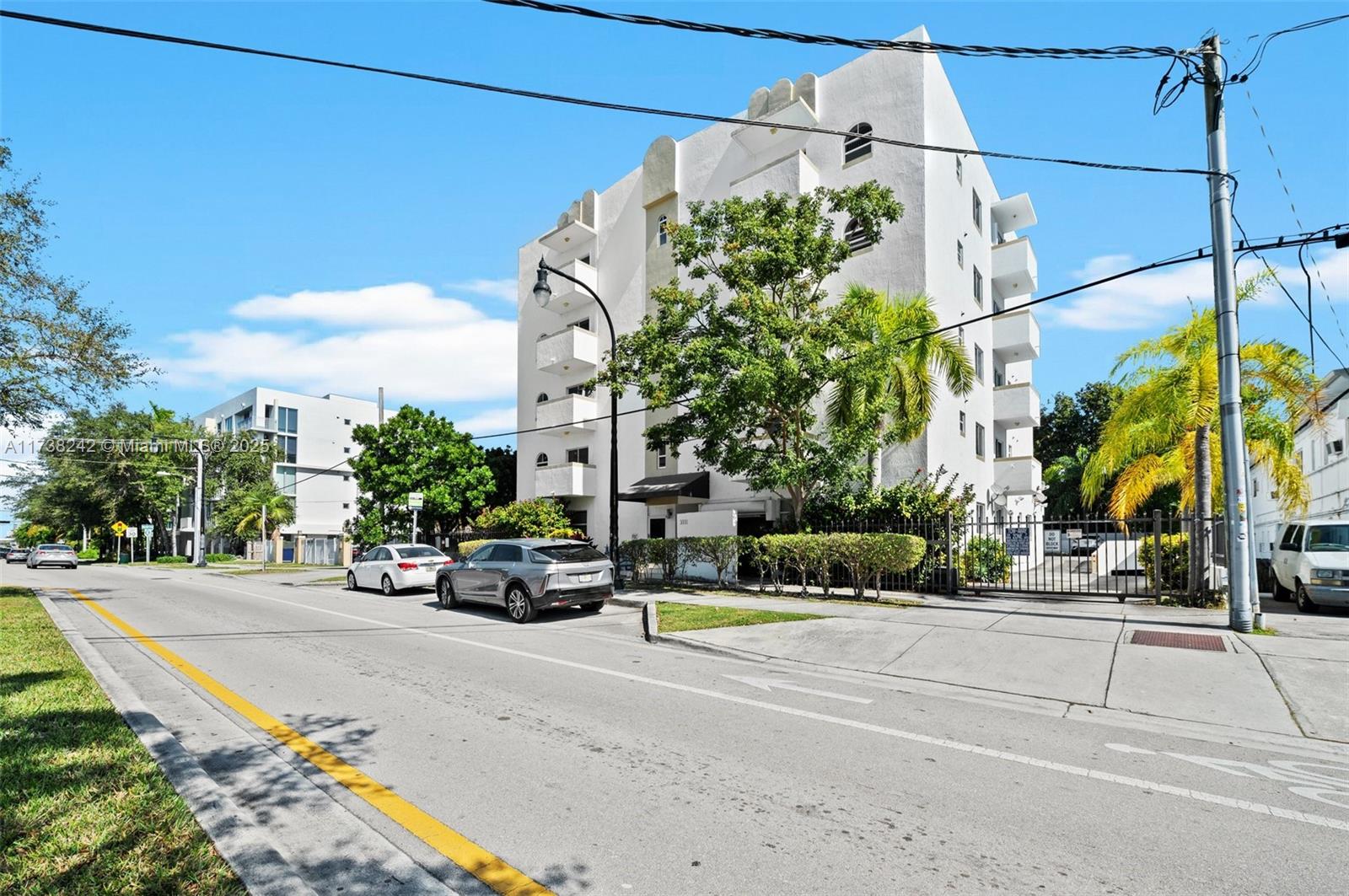 GROVE PALMS II CONDO - Residential