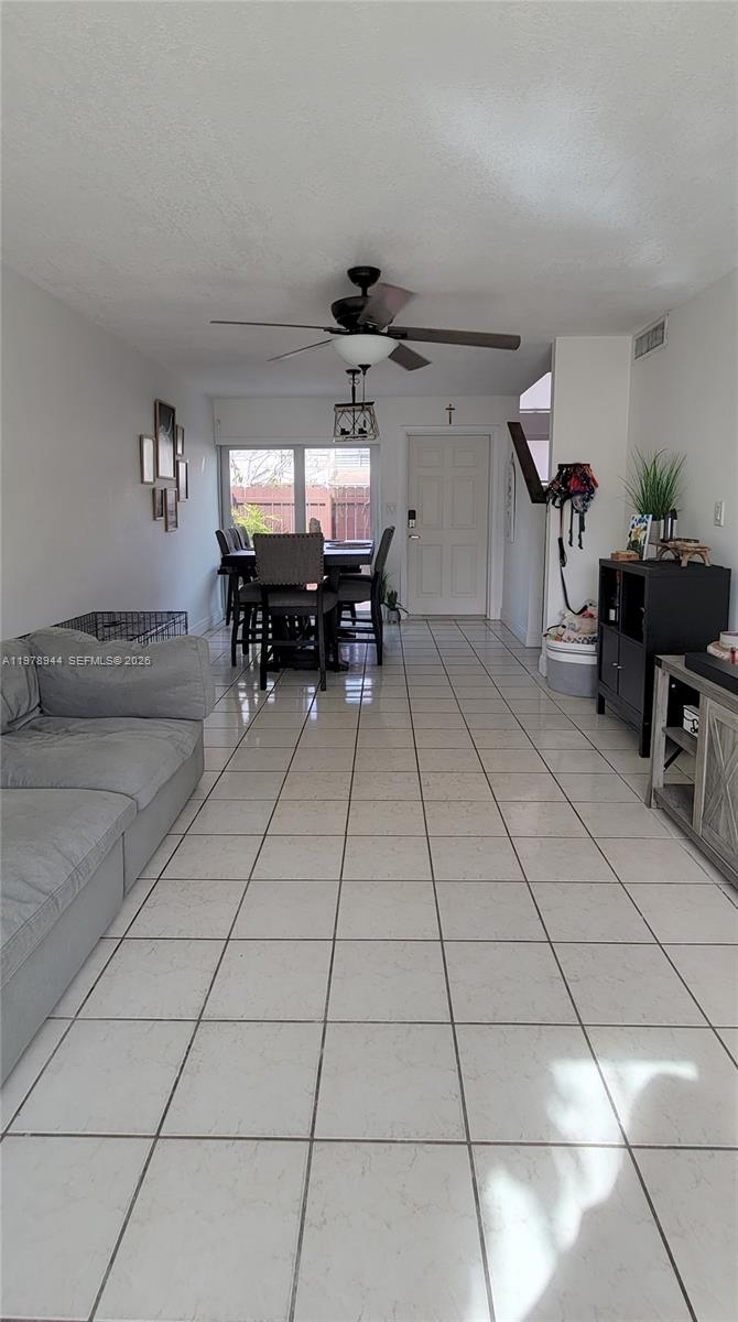 SNAPPER CREEK TOWNHOUSES - Residential