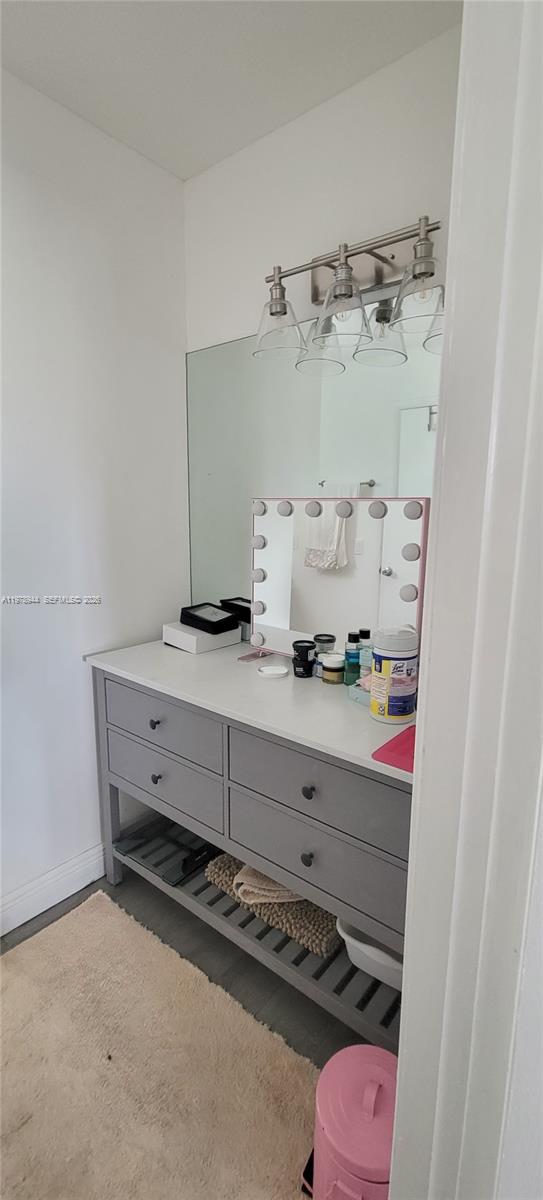 SNAPPER CREEK TOWNHOUSES - Residential