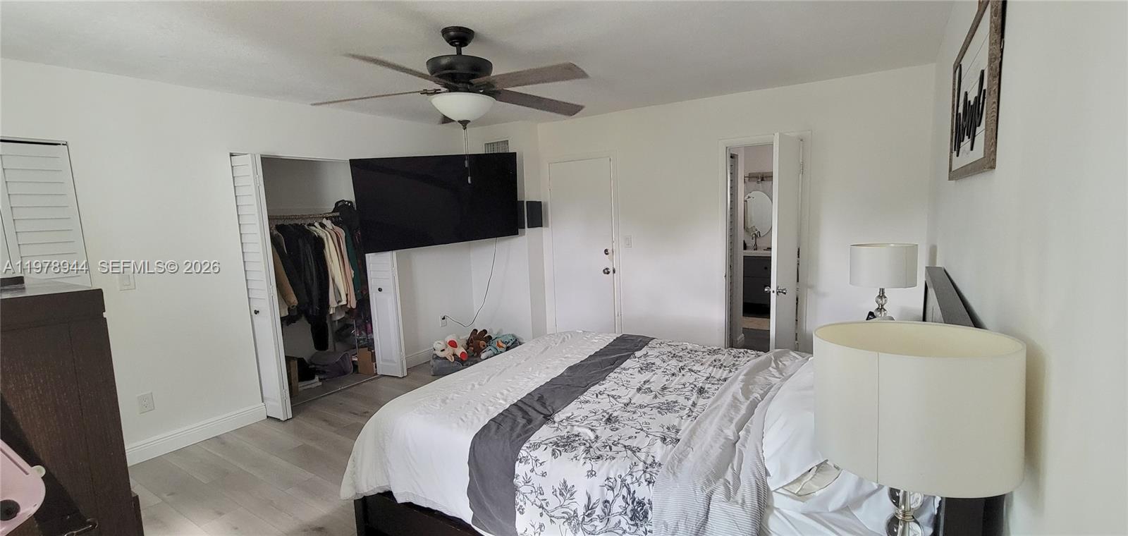 SNAPPER CREEK TOWNHOUSES - Residential