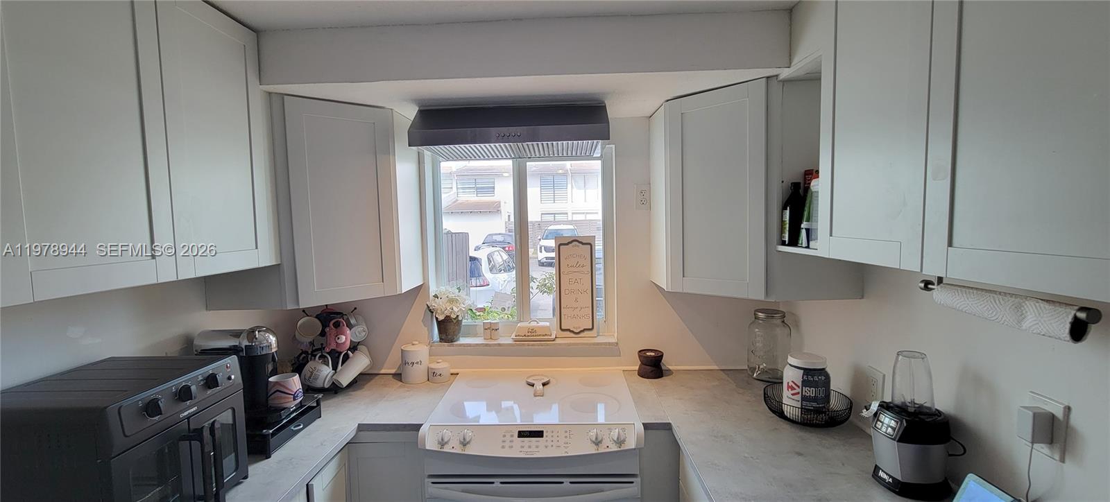 SNAPPER CREEK TOWNHOUSES - Residential