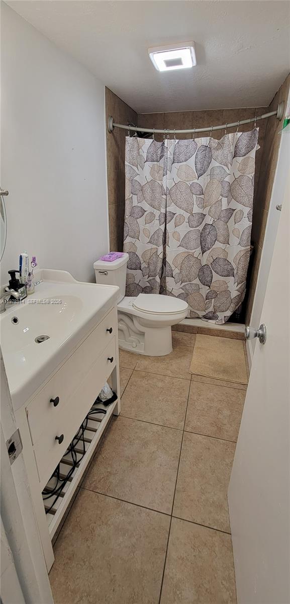 SNAPPER CREEK TOWNHOUSES - Residential