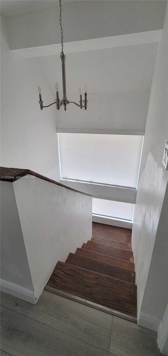 SNAPPER CREEK TOWNHOUSES - Residential