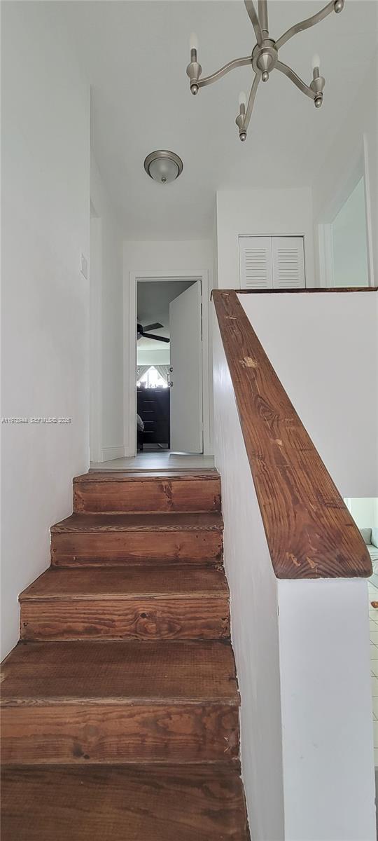 SNAPPER CREEK TOWNHOUSES - Residential