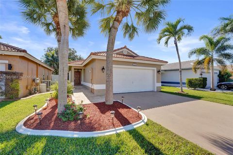 Photo of 20840 NW 14th St, Pembroke Pines, FL 33029 (MLS # A11937661)