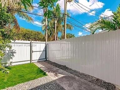SILVER BLUFF EST SEC C - Residential Lease