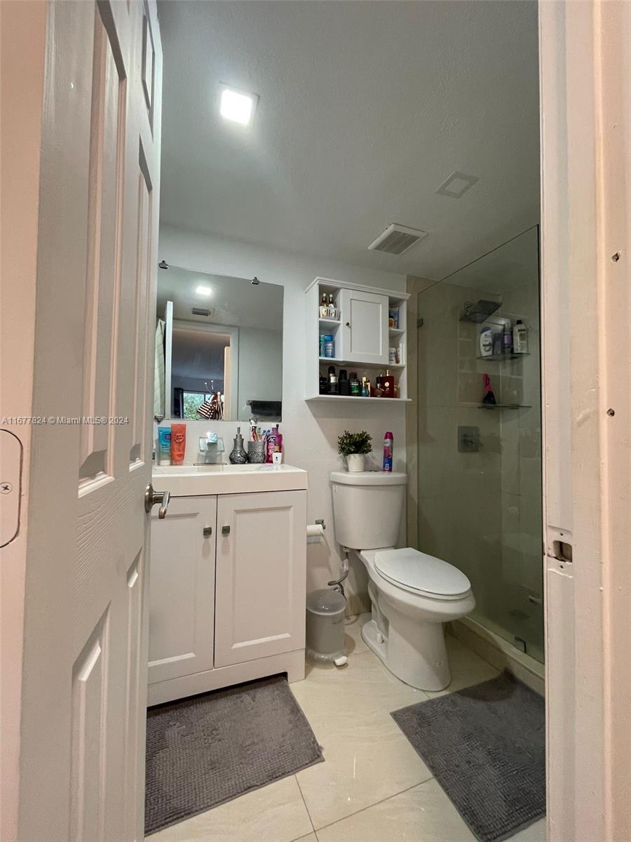 KENDALL LAKE TOWERS CONDO - Residential