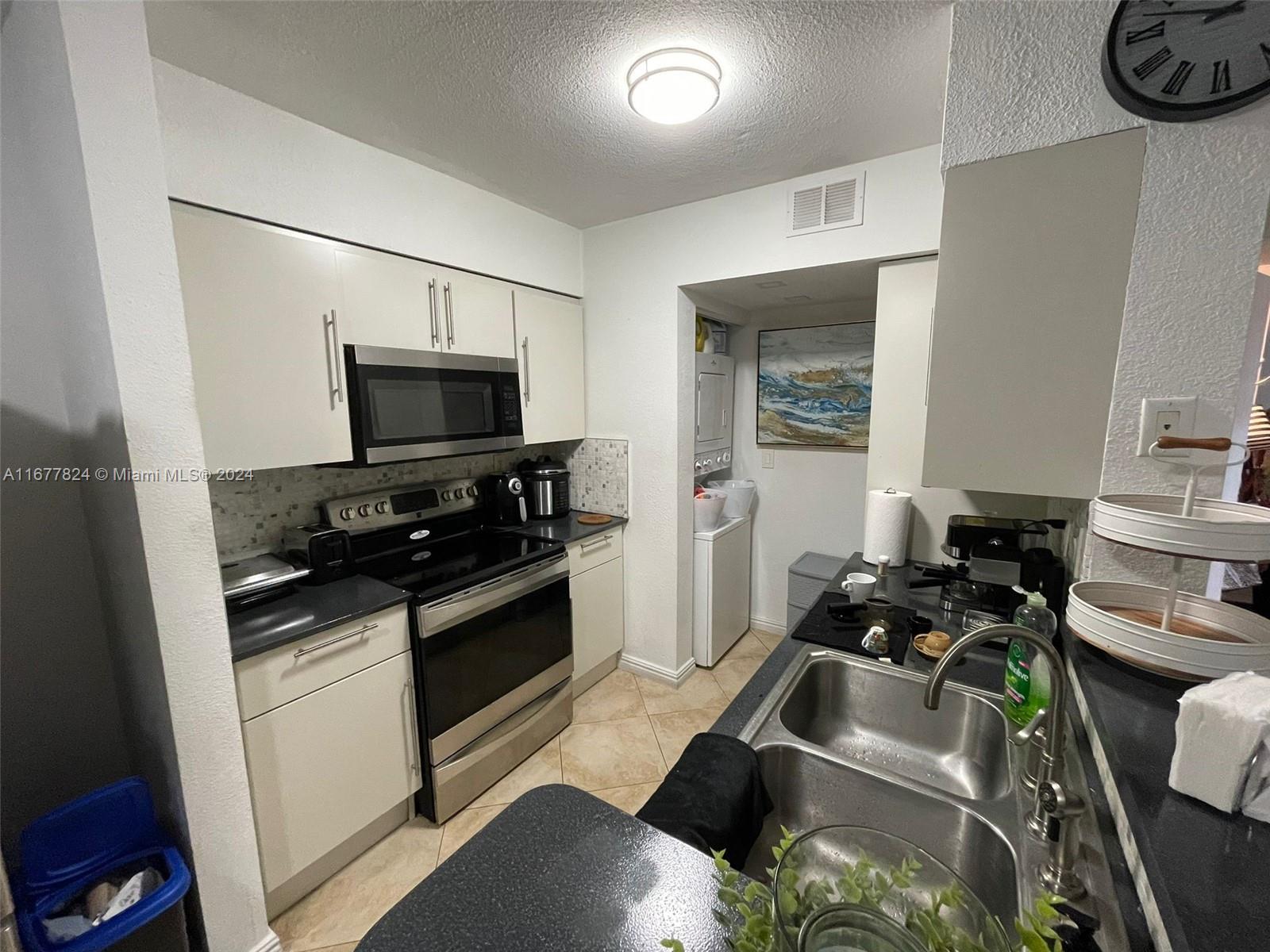 KENDALL LAKE TOWERS CONDO - Residential