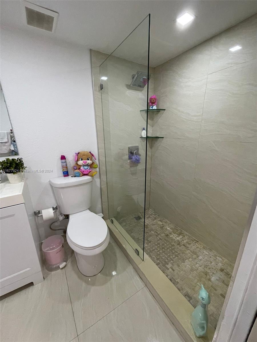 KENDALL LAKE TOWERS CONDO - Residential