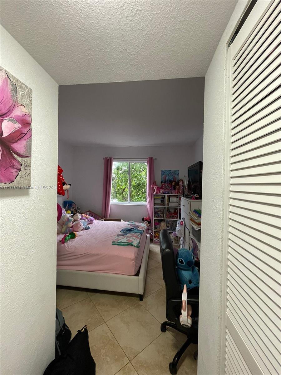 KENDALL LAKE TOWERS CONDO - Residential