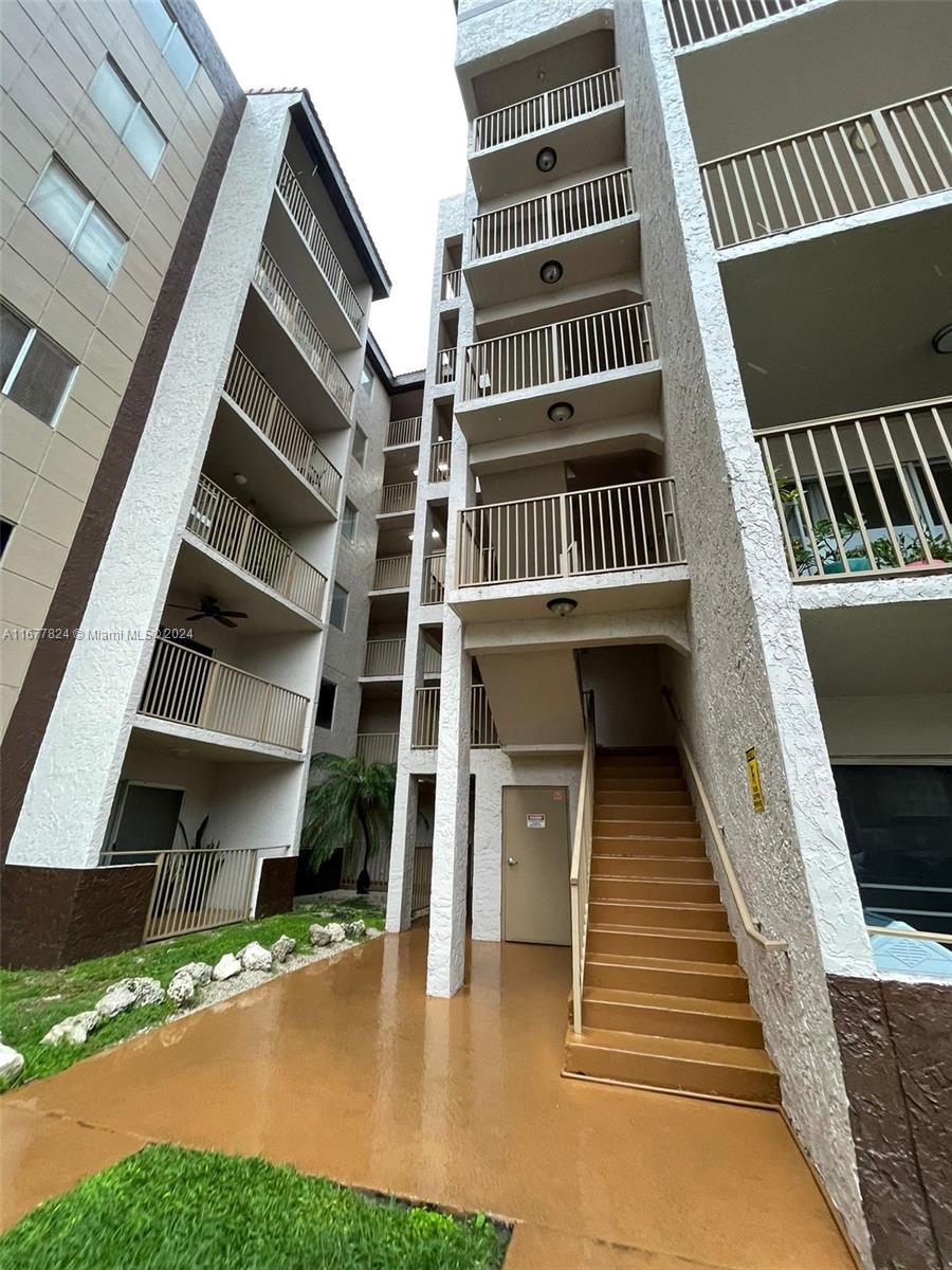 KENDALL LAKE TOWERS CONDO - Residential