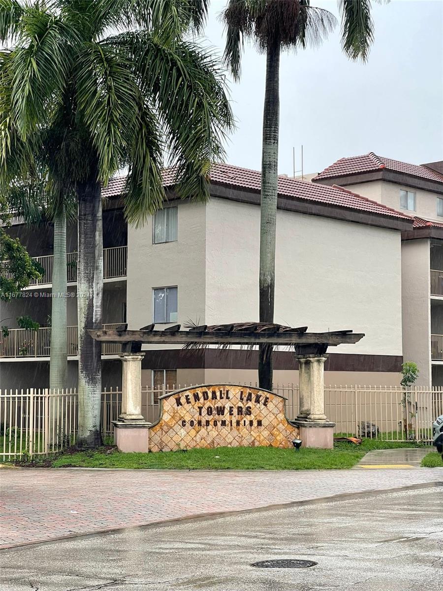 WELCOME TO KENDALL LAKE TOWERS CONDO, COZY 2 BEDROOM, 2 BATHROOM UNIT CENTRALLY LOCATED. WASHER/DRYER IN UNIT, TILED FLOORS, AND BEAUTIFUL BATHROOM. PROPERTY IS BEING RENTED AT $2,100.00 A MONTH - LEASE TERMINATES NOVEMBER 25TH, 2025.