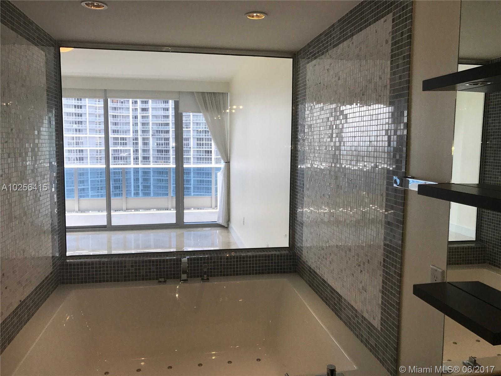 EPIC WEST CONDOUNIT - Residential Lease