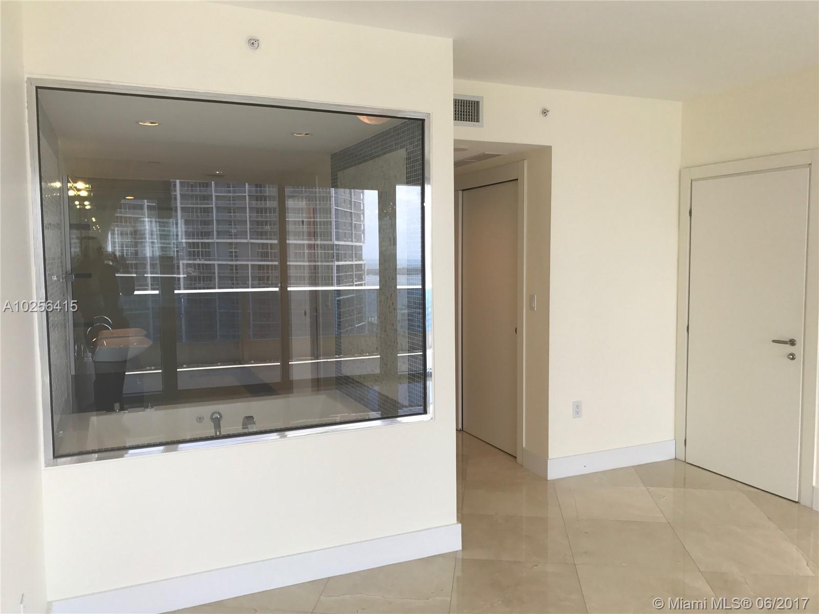 EPIC WEST CONDOUNIT - Residential Lease