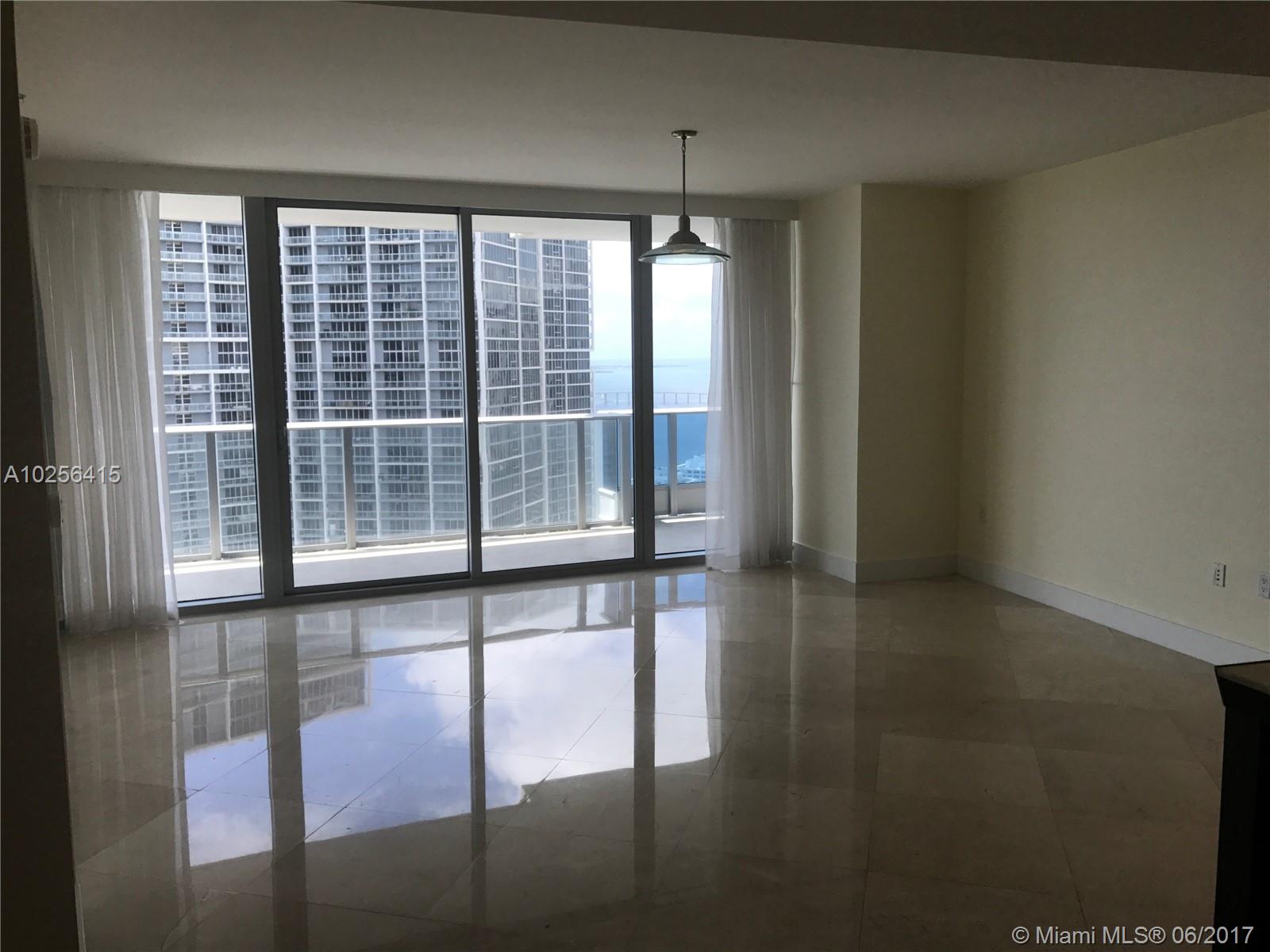 EPIC WEST CONDOUNIT - Residential Lease