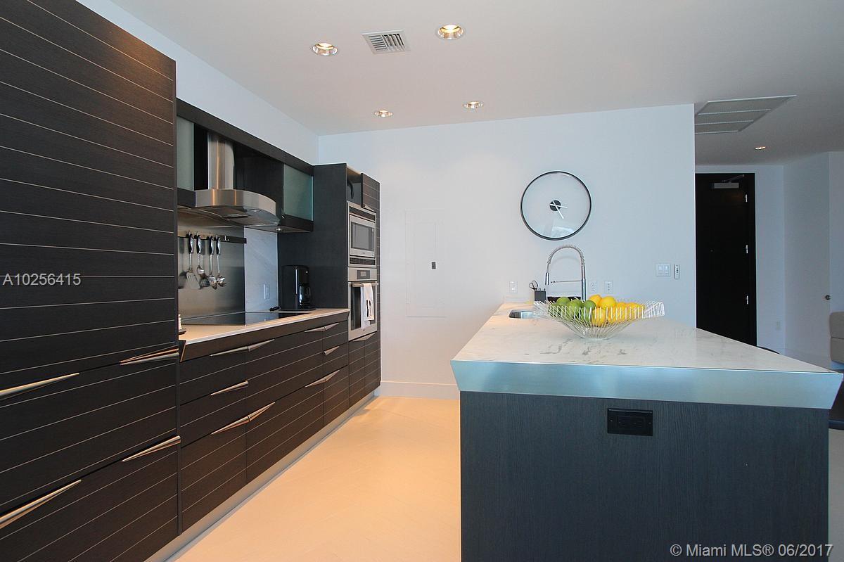 EPIC WEST CONDOUNIT - Residential Lease