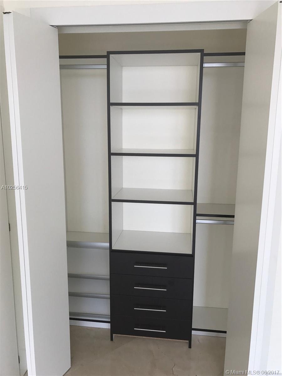 EPIC WEST CONDOUNIT - Residential Lease