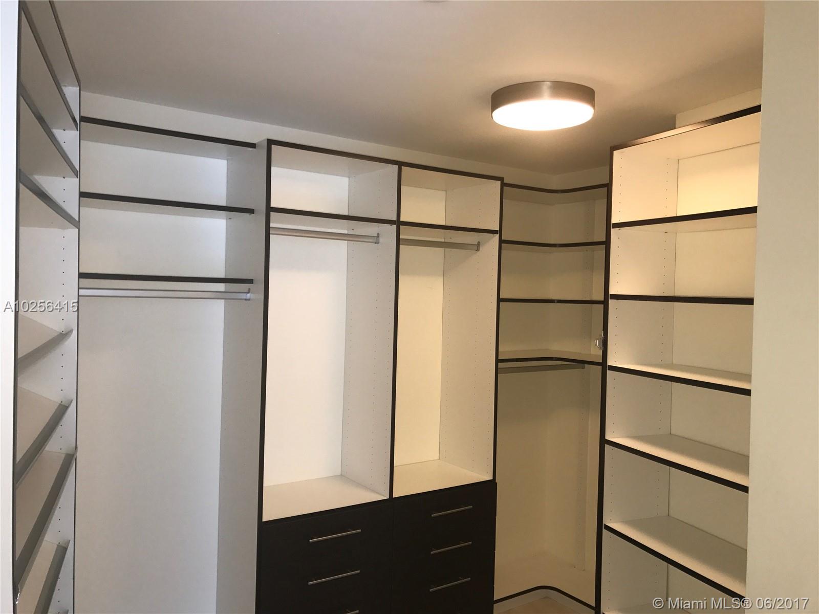 EPIC WEST CONDOUNIT - Residential Lease