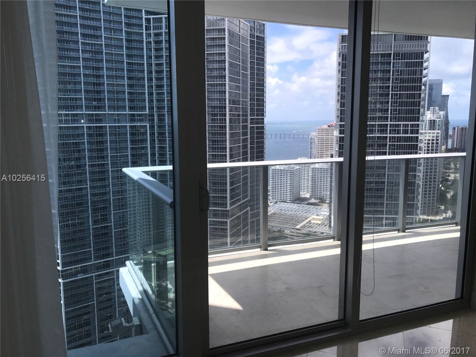 EPIC WEST CONDOUNIT - Residential Lease