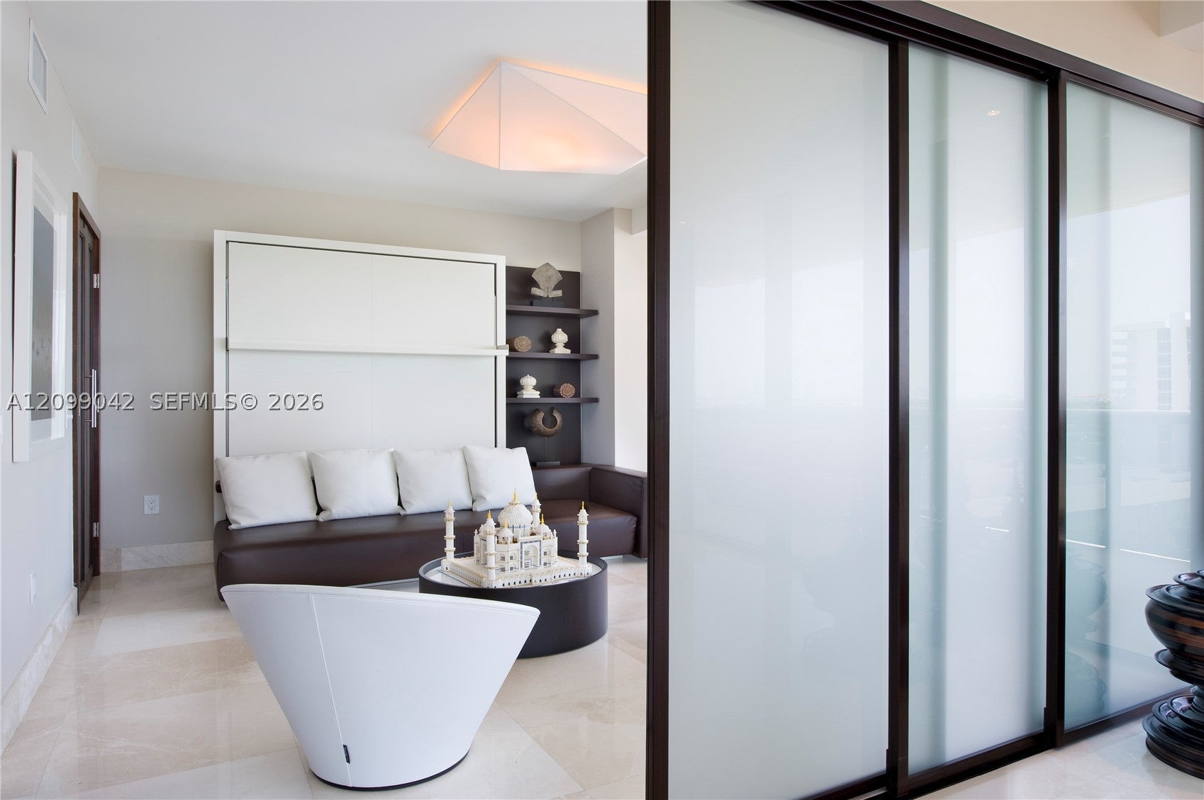 5875 Collins Ave 1008
