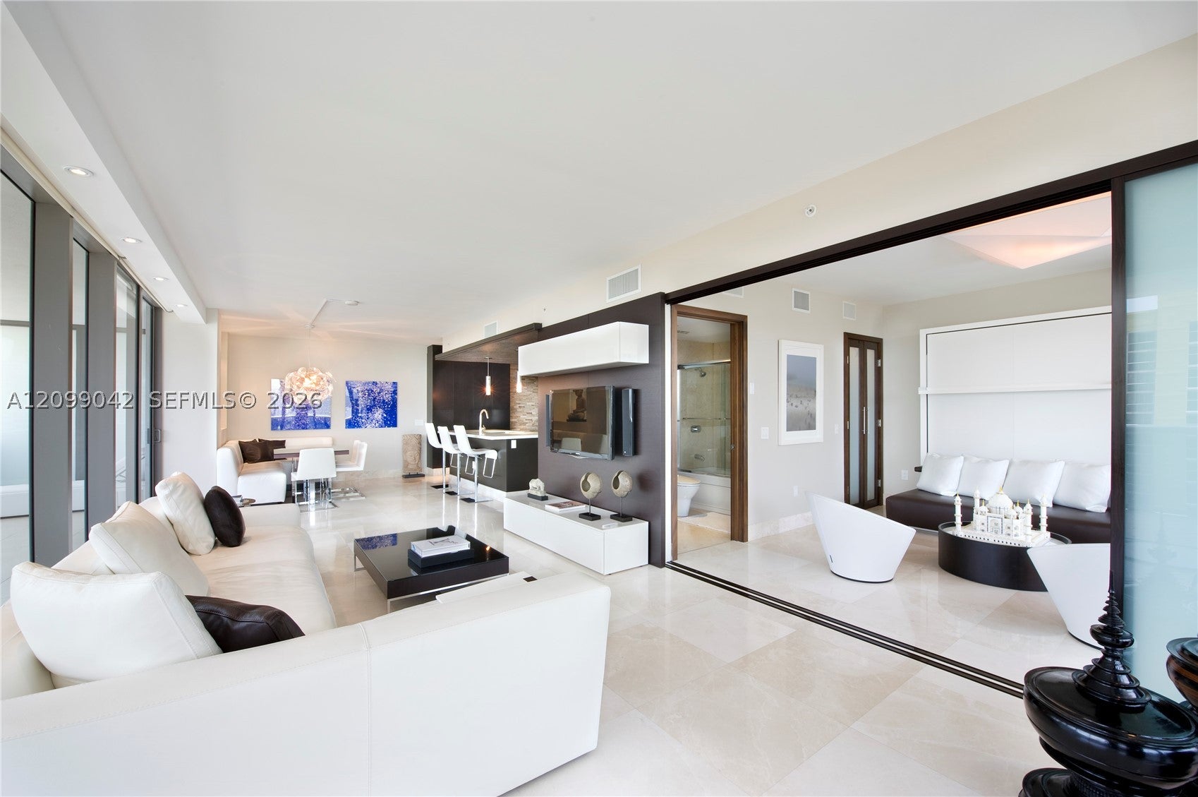 5875 Collins Ave 1008