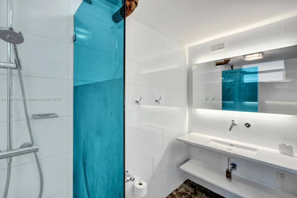 OCEAN PARK CONDOMINIUM IN - Residential Lease