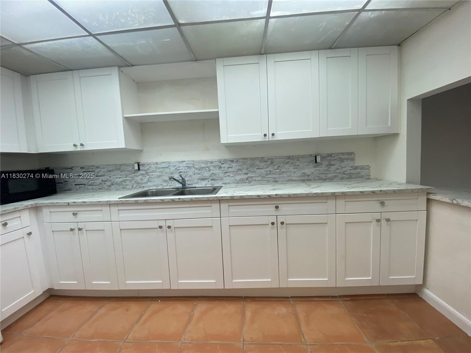10000 NW 80 Ct 2537