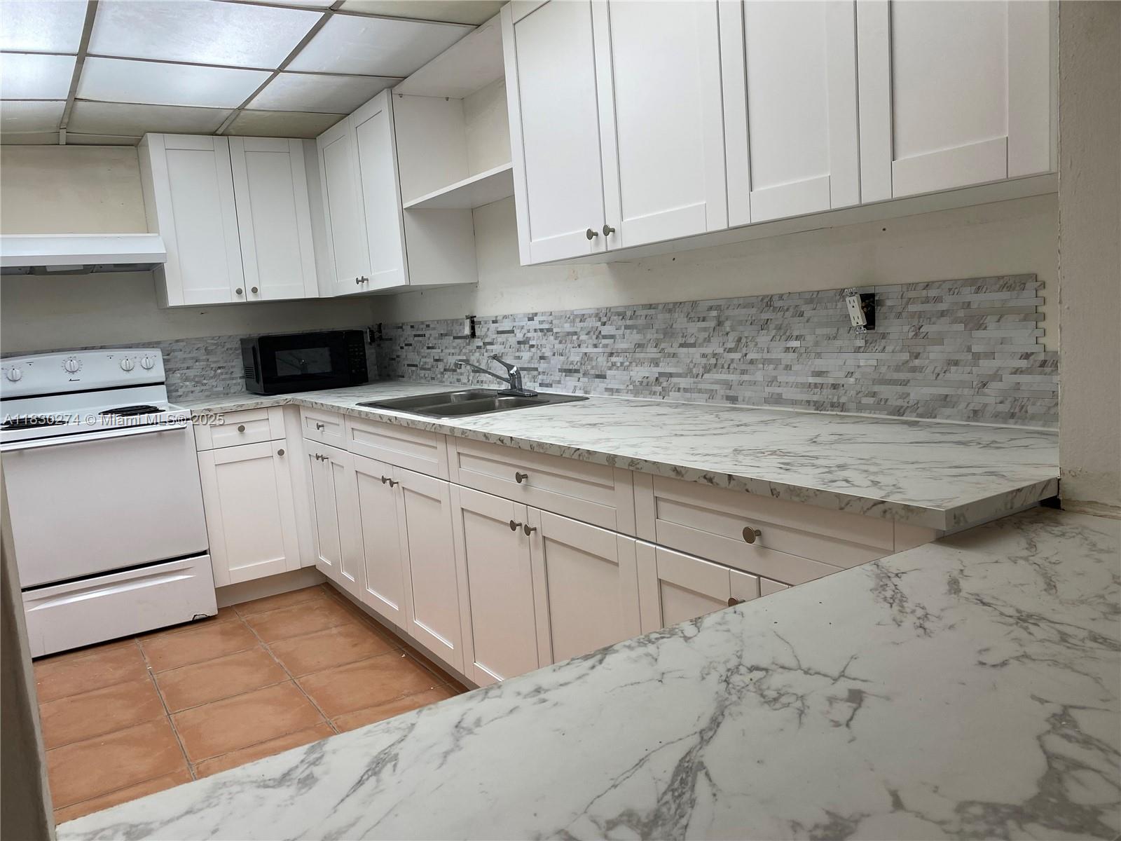 10000 NW 80 Ct 2537
