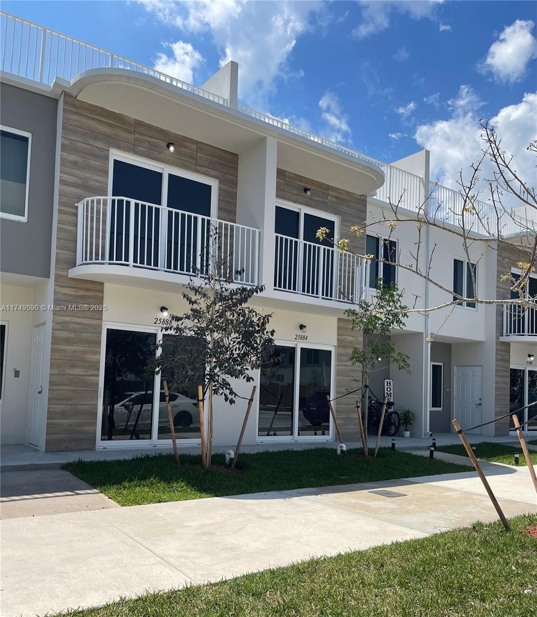 Property for Sale at 25888 Sw 144th Ave, Miami, Broward County, Florida - Bedrooms: 4 
Bathrooms: 4  - $422,000