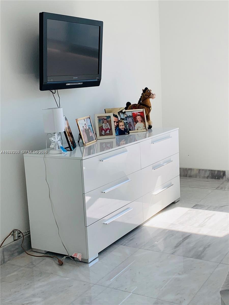 OCEANVIEW BUILDING B COND - Residential