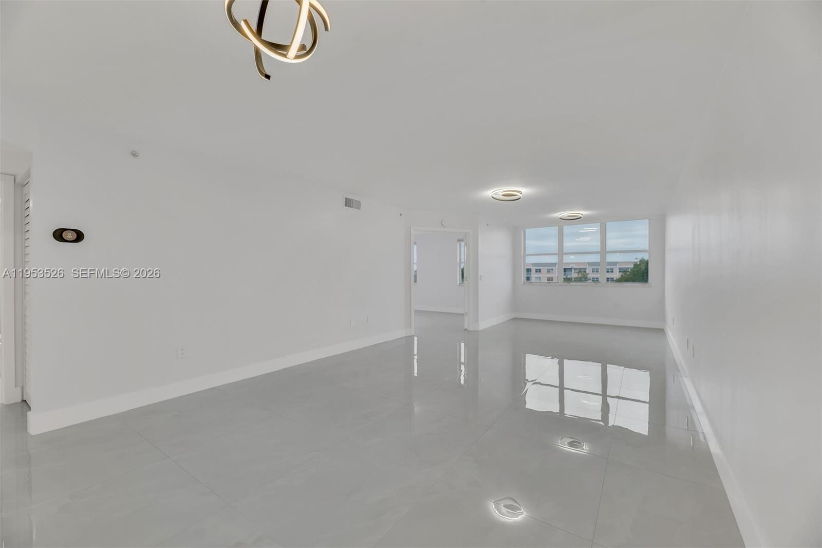 SUNRISE LAKES Phase 4 - Residential