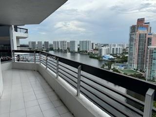 MYSTIC POINTE TOWER 500 C - Residential