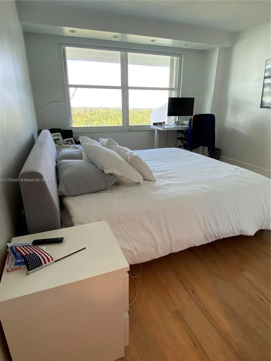 Key Biscayne, Florida 33149, United States, 2 Bedrooms Bedrooms, ,2 BathroomsBathrooms,Residential,Active,79196