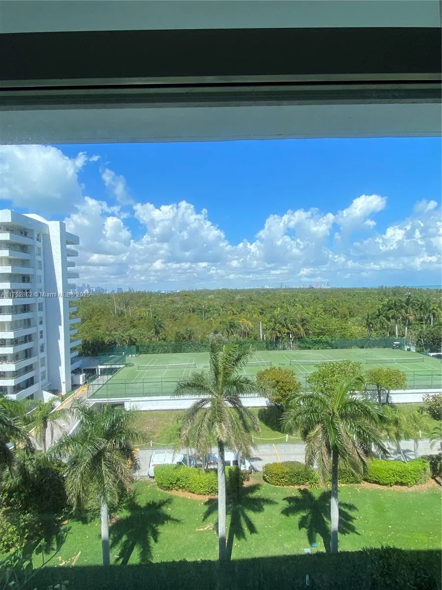 Key Biscayne, Florida 33149, United States, 2 Bedrooms Bedrooms, ,2 BathroomsBathrooms,Residential,Active,79196