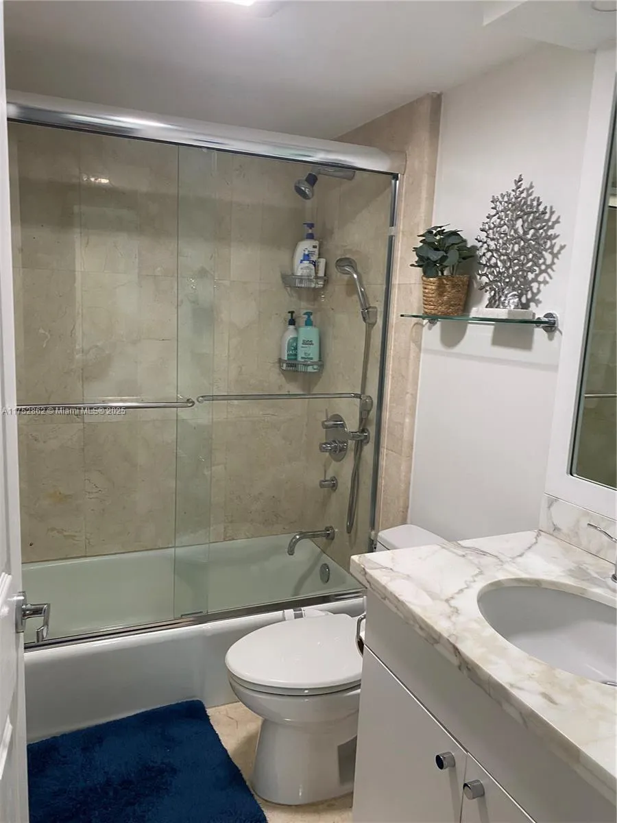 Key Biscayne, Florida 33149, United States, 2 Bedrooms Bedrooms, ,2 BathroomsBathrooms,Residential,Active,79196