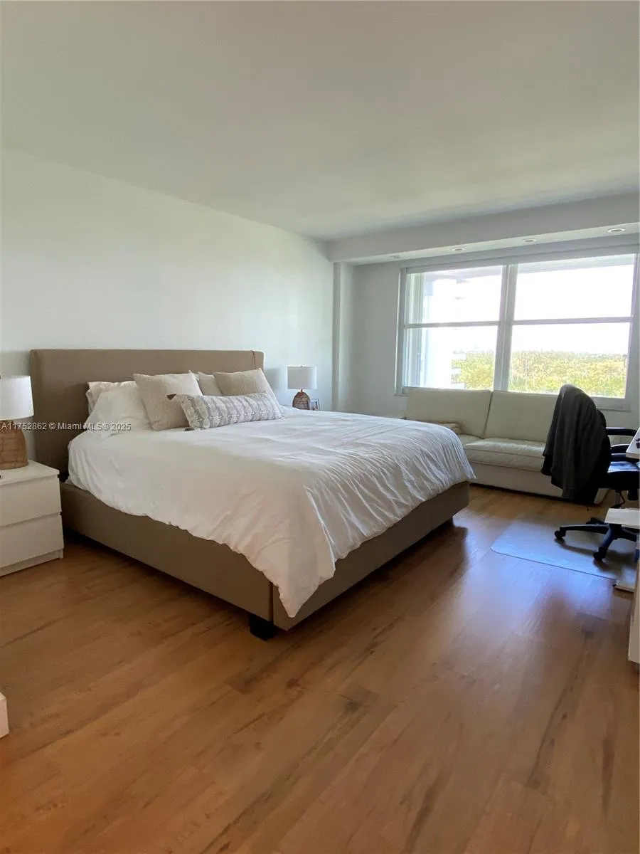 Key Biscayne, Florida 33149, United States, 2 Bedrooms Bedrooms, ,2 BathroomsBathrooms,Residential,Active,79196