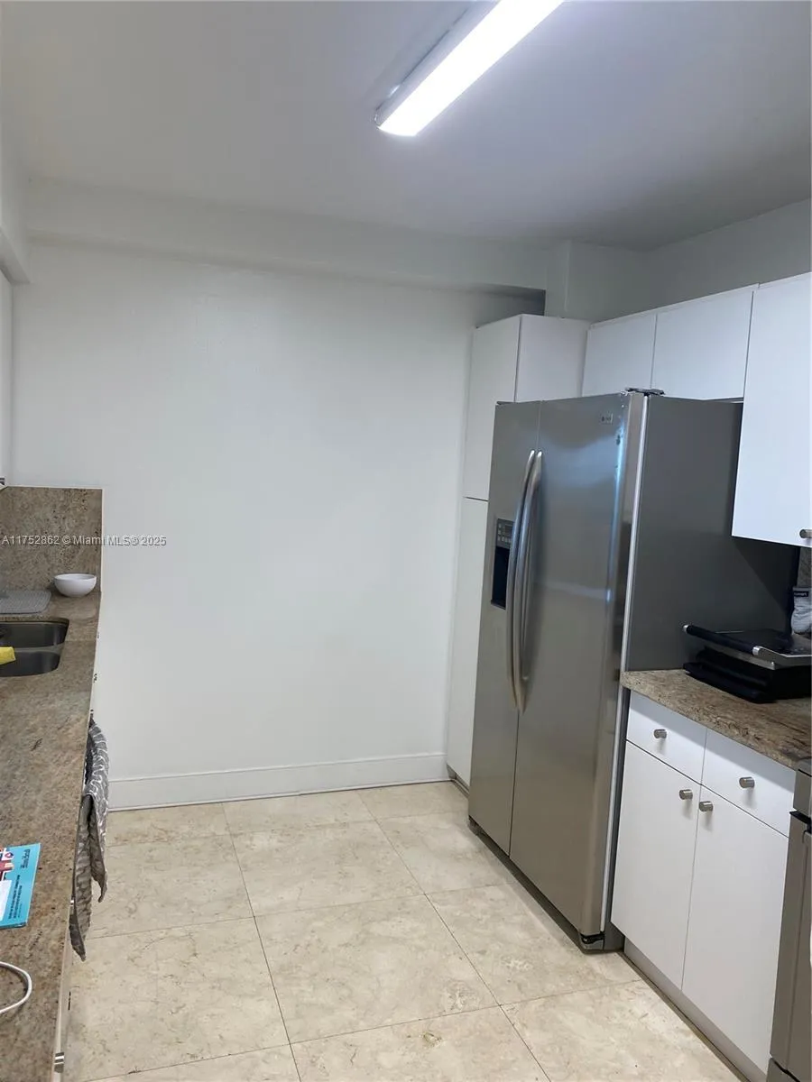 Key Biscayne, Florida 33149, United States, 2 Bedrooms Bedrooms, ,2 BathroomsBathrooms,Residential,Active,79196