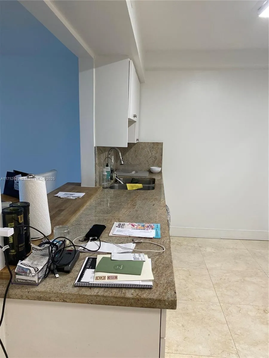 Key Biscayne, Florida 33149, United States, 2 Bedrooms Bedrooms, ,2 BathroomsBathrooms,Residential,Active,79196